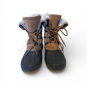 STQ Utility Core Waterproof Women’s Plaid Duck Boots Gorpcore Essential Size 6